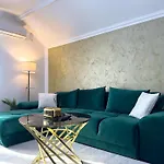 S&s 1 Bedroom With Balcony And Garden Free Parking At Location 2 Spaces Apartment