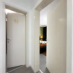Apartment S&s 1 Bedroom With Balcony And Garden Free Parking At Location 2 Spaces *