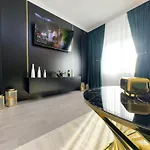 S&s 1 Bedroom With Balcony And Garden Free Parking At Location 2 Spaces * Timisoara
