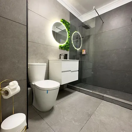 S&s 1 Bedroom With Balcony And Garden Free Parking At Location 2 Spaces *