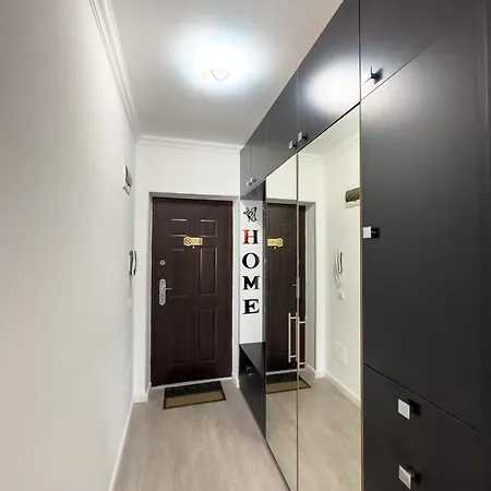 Apartment S&s 1 Bedroom With Balcony And Garden Free Parking At Location 2 Spaces