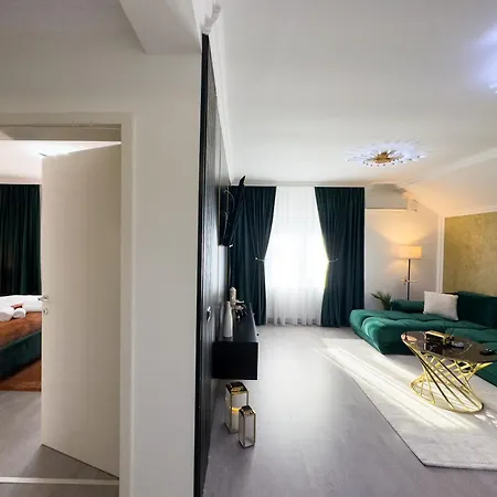 Apartment S&s 1 Bedroom With Balcony And Garden Free Parking At Location 2 Spaces