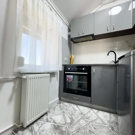 דירה S&s 1 Bedroom With Balcony And Garden Free Parking At Location 2 Spaces