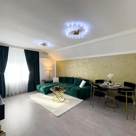 Apartment S&s 1 Bedroom With Balcony And Garden Free Parking At Location 2 Spaces