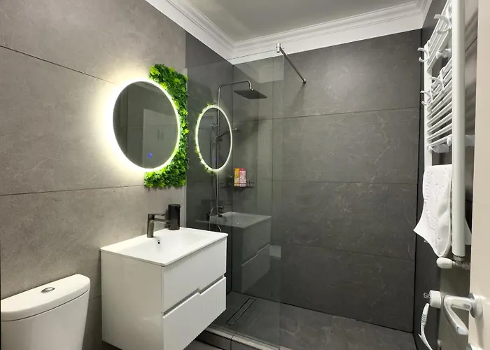 S&s 1 Bedroom With Balcony And Garden Free Parking At Location 2 Spaces Appartamento