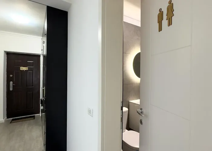 S&s 1 Bedroom With Balcony And Garden Free Parking At Location 2 Spaces *