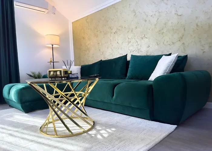 S&s 1 Bedroom With Balcony And Garden Free Parking At Location 2 Spaces