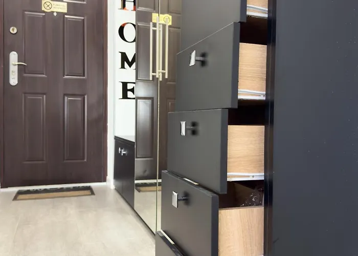 S&s 1 Bedroom With Balcony And Garden Free Parking At Location 2 Spaces Appartamento *