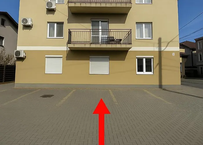 S&s 1 Bedroom With Balcony And Garden Free Parking At Location 2 Spaces Appartamento *