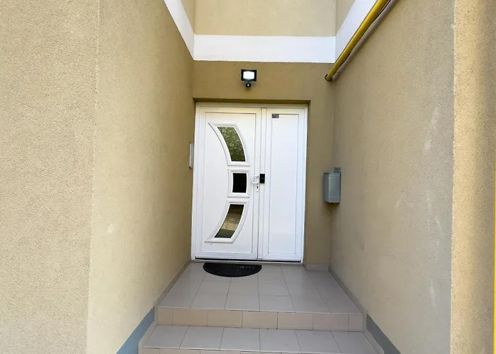 S&s 1 Bedroom With Balcony And Garden Free Parking At Location 2 Spaces Appartamento Timisoara